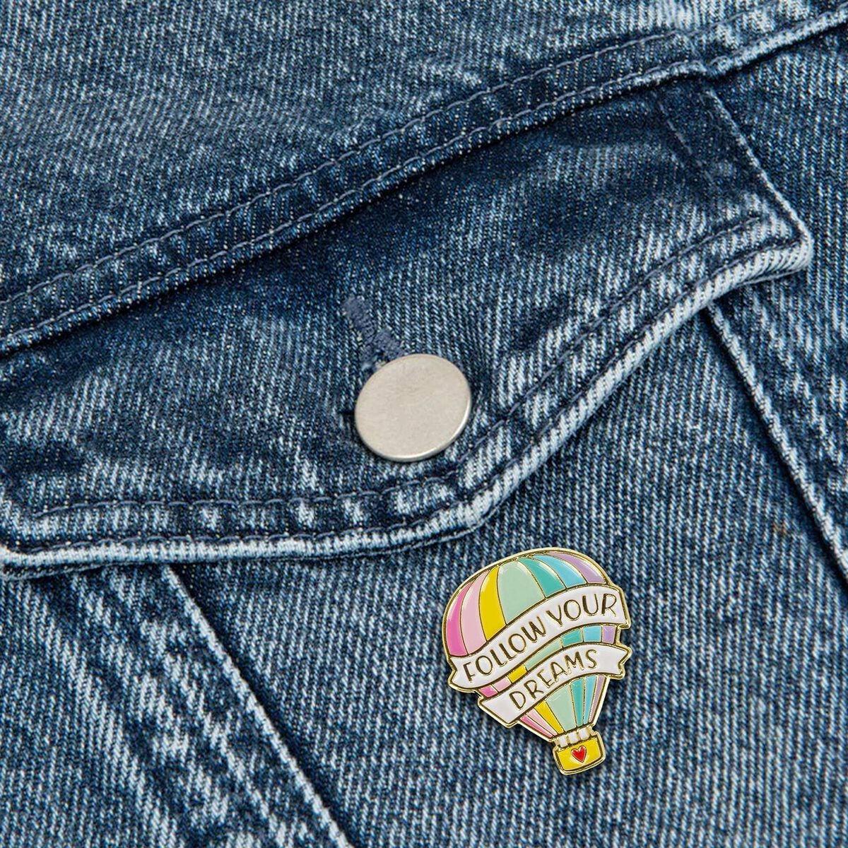 Broche en Métal Émaillé Hot Air Balloon - Pin Your Style!