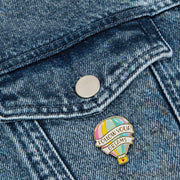 Broche en Métal Émaillé Hot Air Balloon - Pin Your Style!