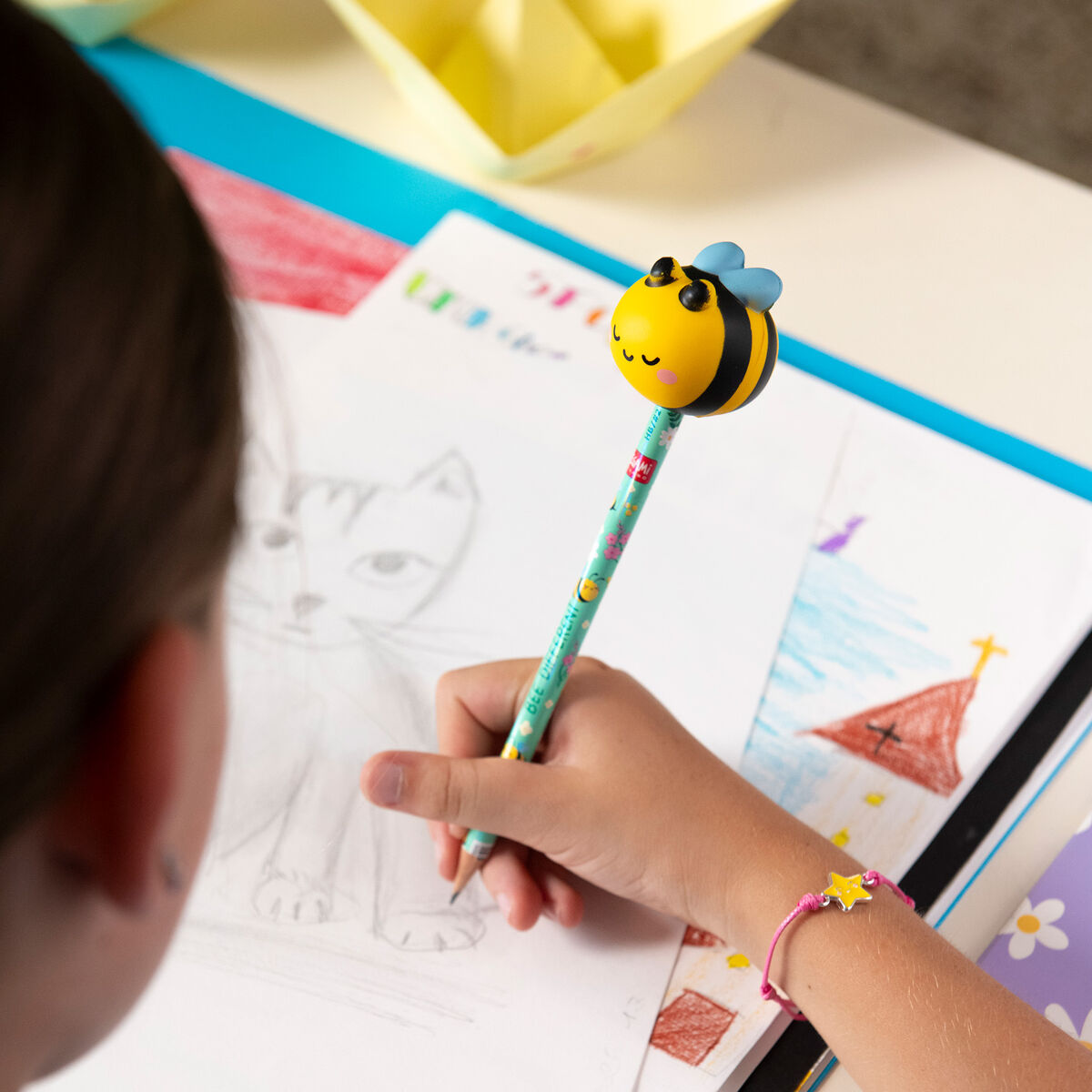 Crayon avec Anti-stress Bee « Bee Different » - Squeezies