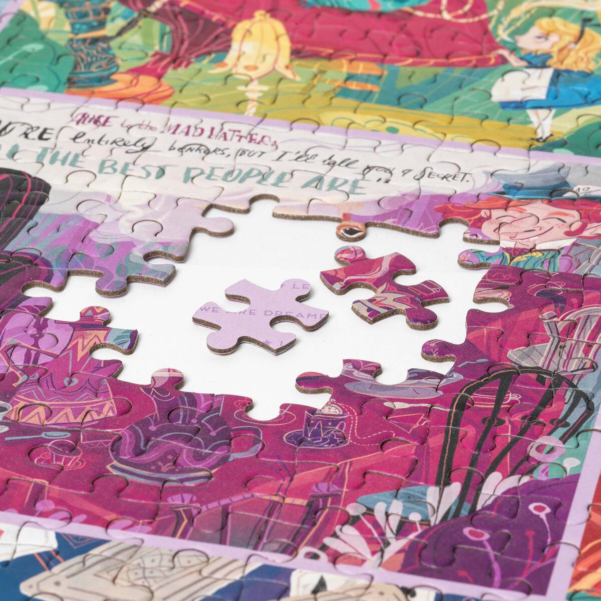 Puzzle de 1000 pièces - Alice in Wonderland